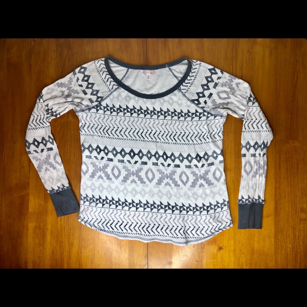 Victoria’s Secret White Grey Long Sleeve PJ Top